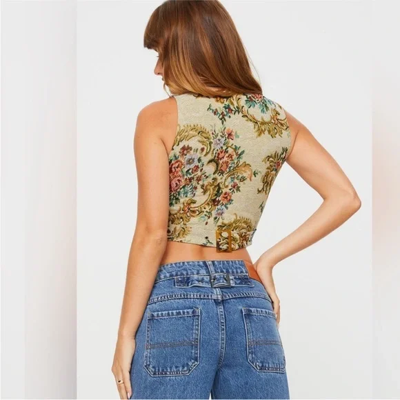 Princess Polly Brinna Tapestry Floral Patterned Button-Up Vest Top - Picture 7 of 10